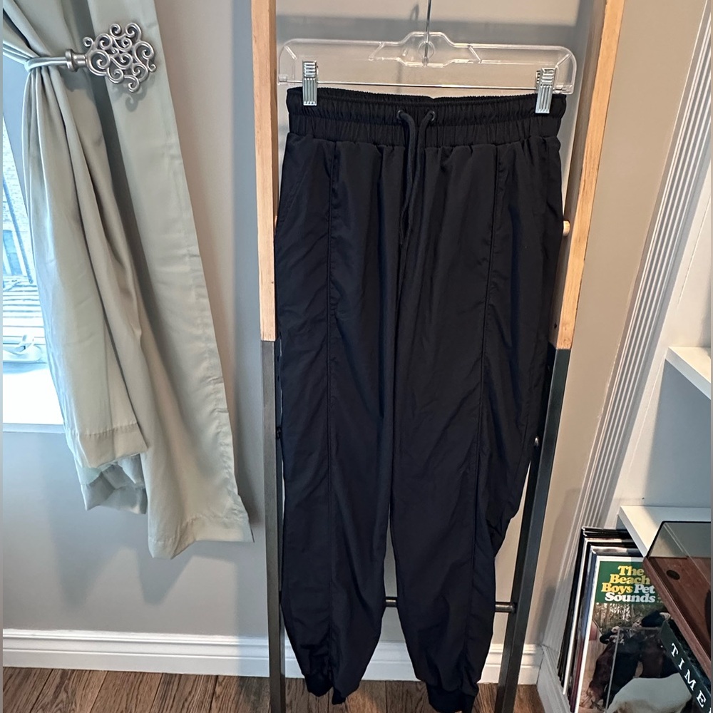 Alo sweatpants